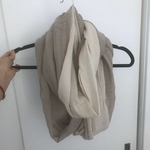 H&M Circle Scarf